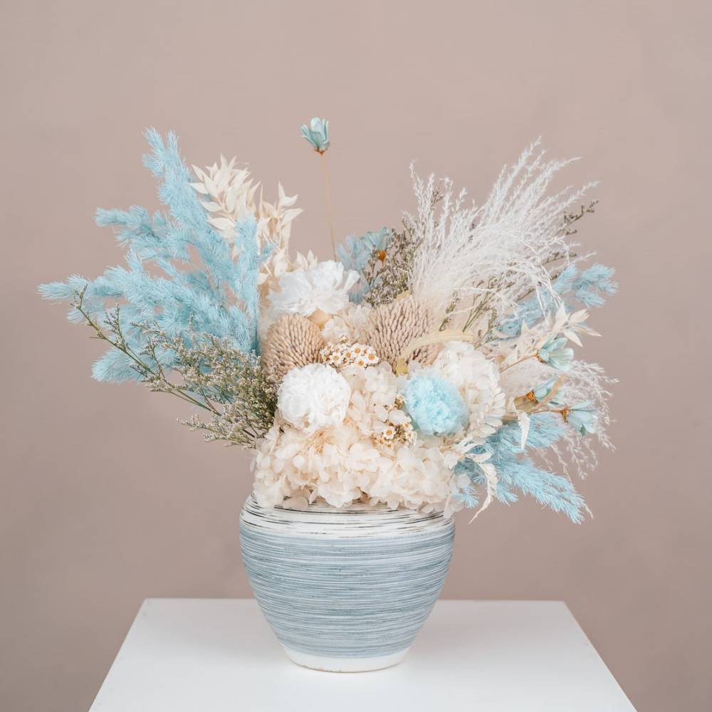 blue-and-white-flower-mix